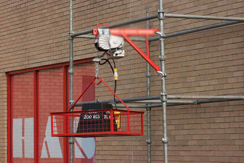 What Are Hoists Used For (10 Industries）